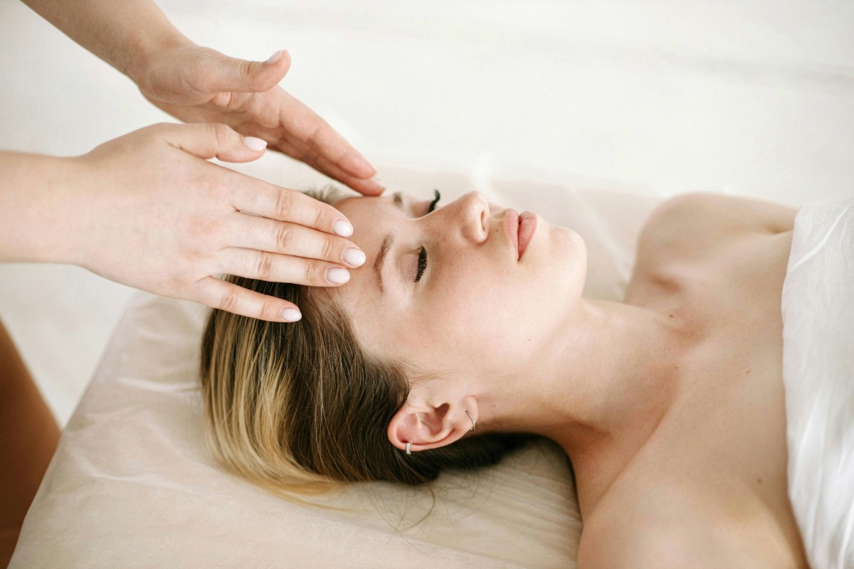 How Reflexology Reduces Stress and Restores Inner Balance